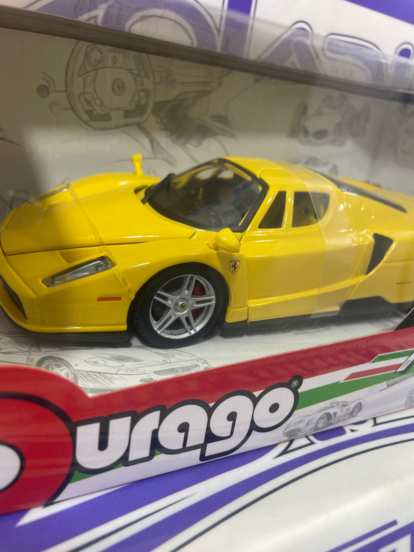 ENZO FERRARI AMARILLO 1/24