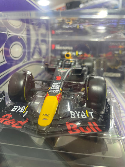 02509 02415 1/24 RB19 MAX VERSTAPPEN F1 ACRILICO C/ CASCO