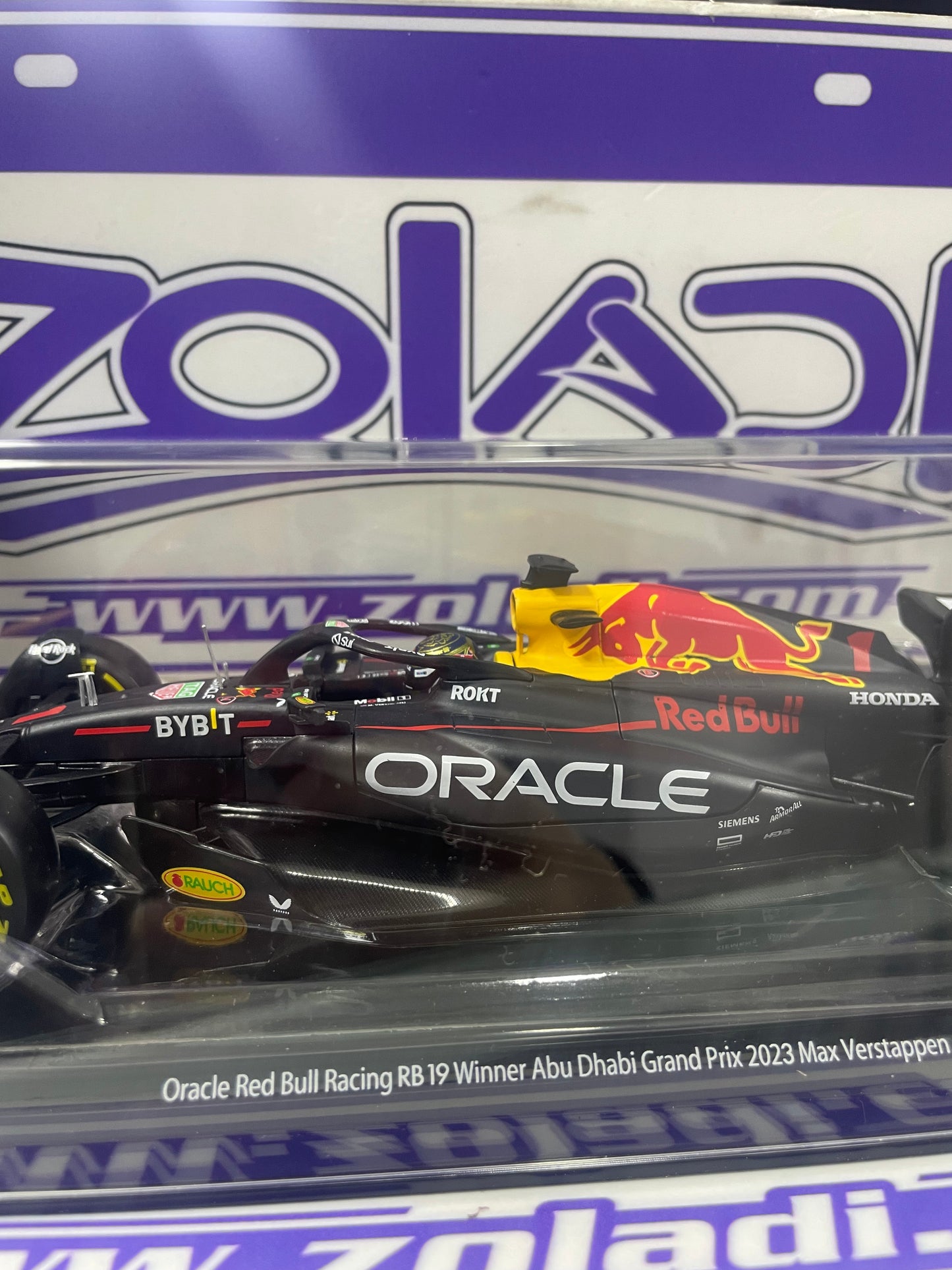 02509 02415 1/24 RB19 MAX VERSTAPPEN F1 ACRILICO C/ CASCO