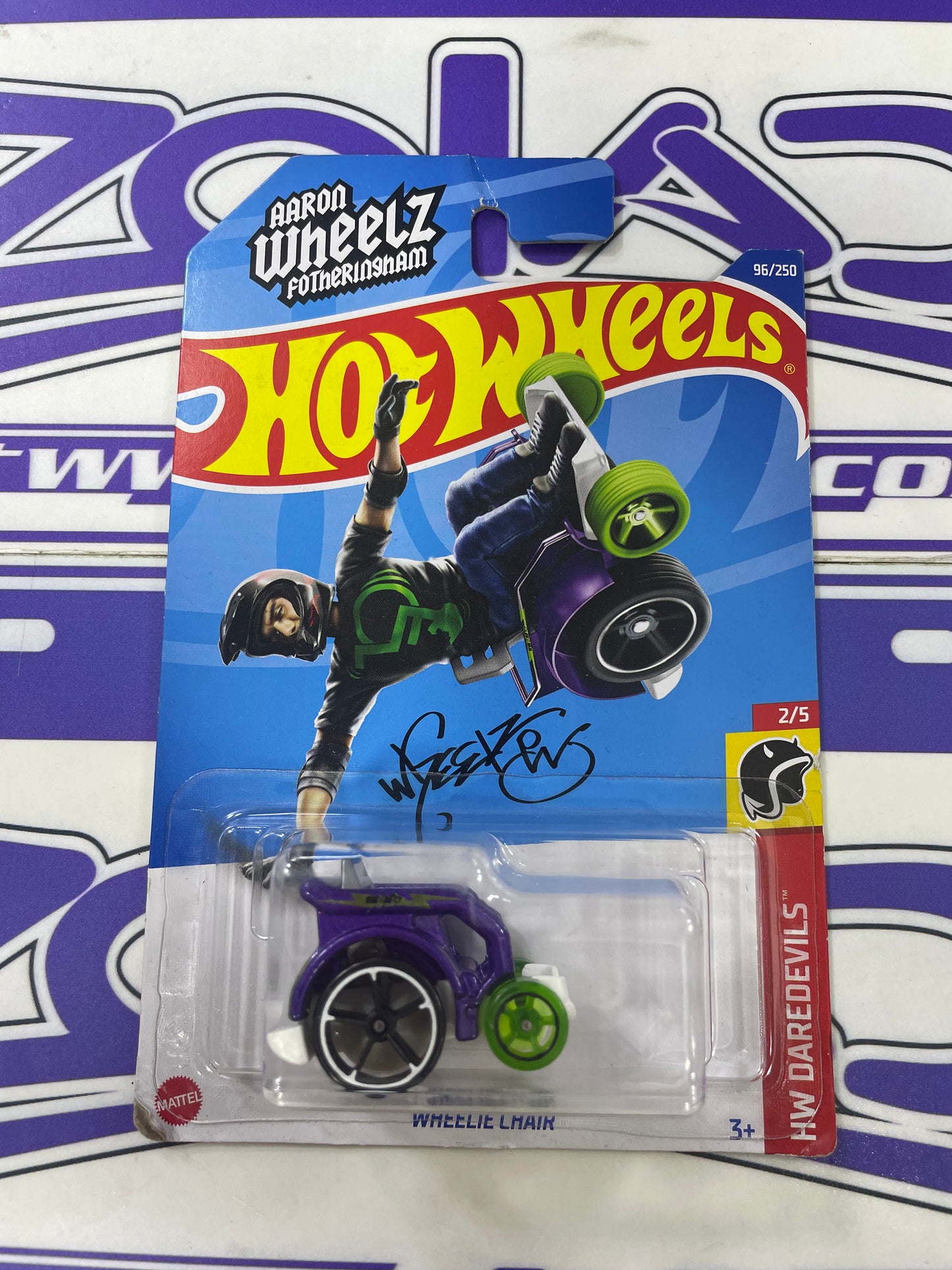 HCX08 WHEELIE CHAIR