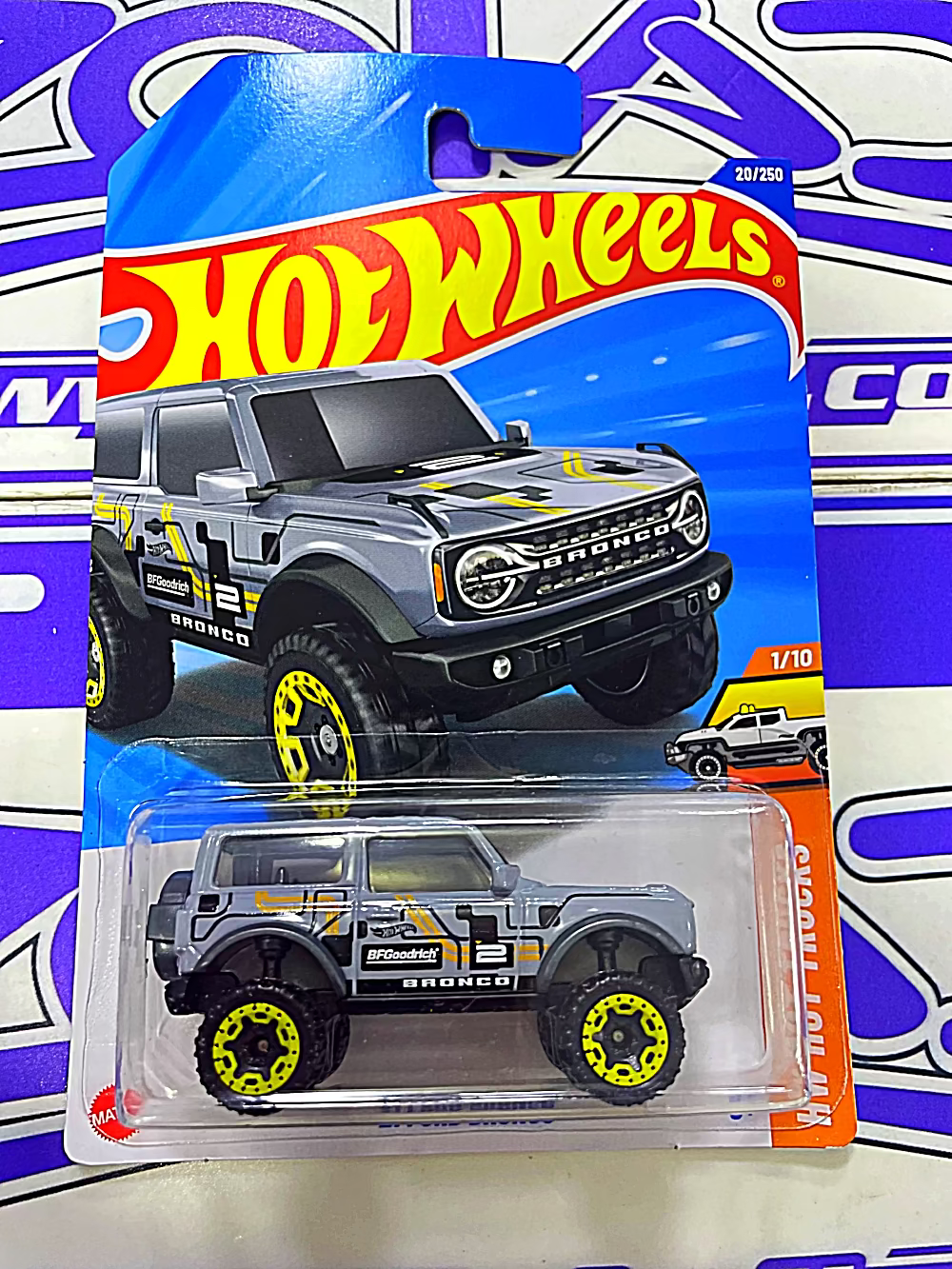 HYW73 FORD BRONCO 21