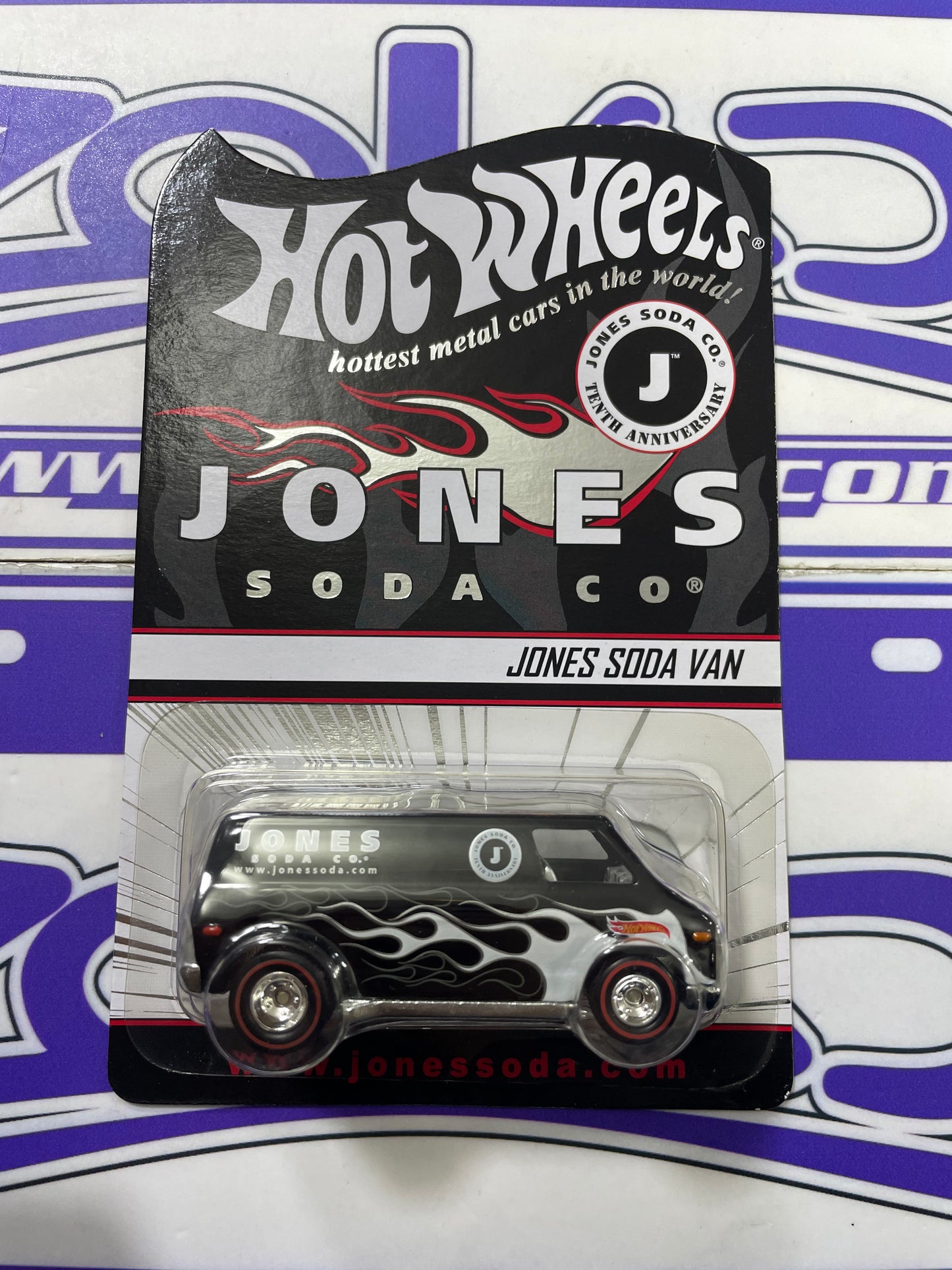 L2802 RLC JONES SODA VAN