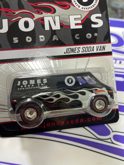 L2802 RLC JONES SODA VAN