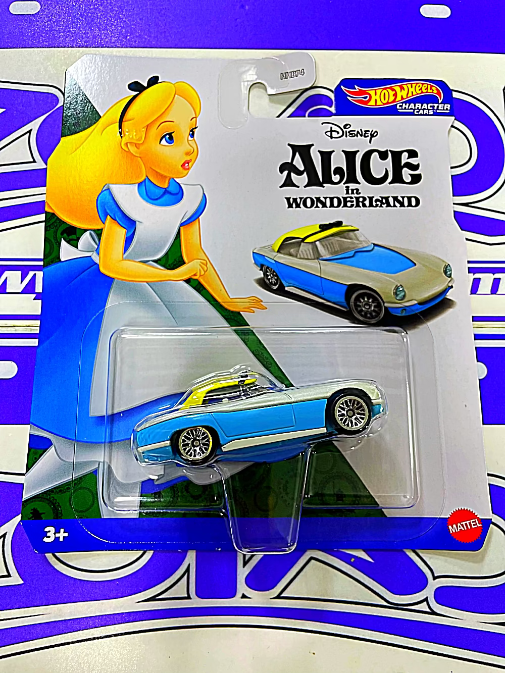 HXD04 ALICE IN WONDERLAND