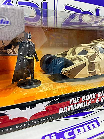 98543 THE DARK KNIGHT BATMOBIL AND BATMAN 1/24 JADA
