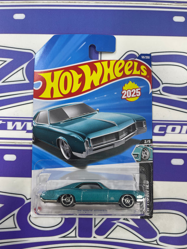 HYW16 ‘66 BUICK RIVIERA