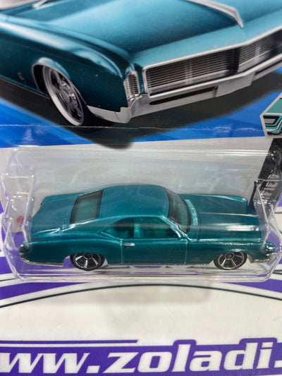 HYW16 ‘66 BUICK RIVIERA
