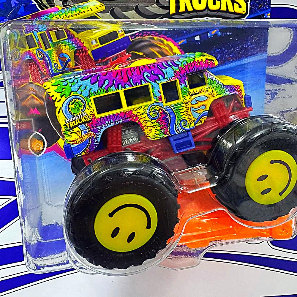 JDP81 WRECKREATIONAL MONSTER TRUCKS