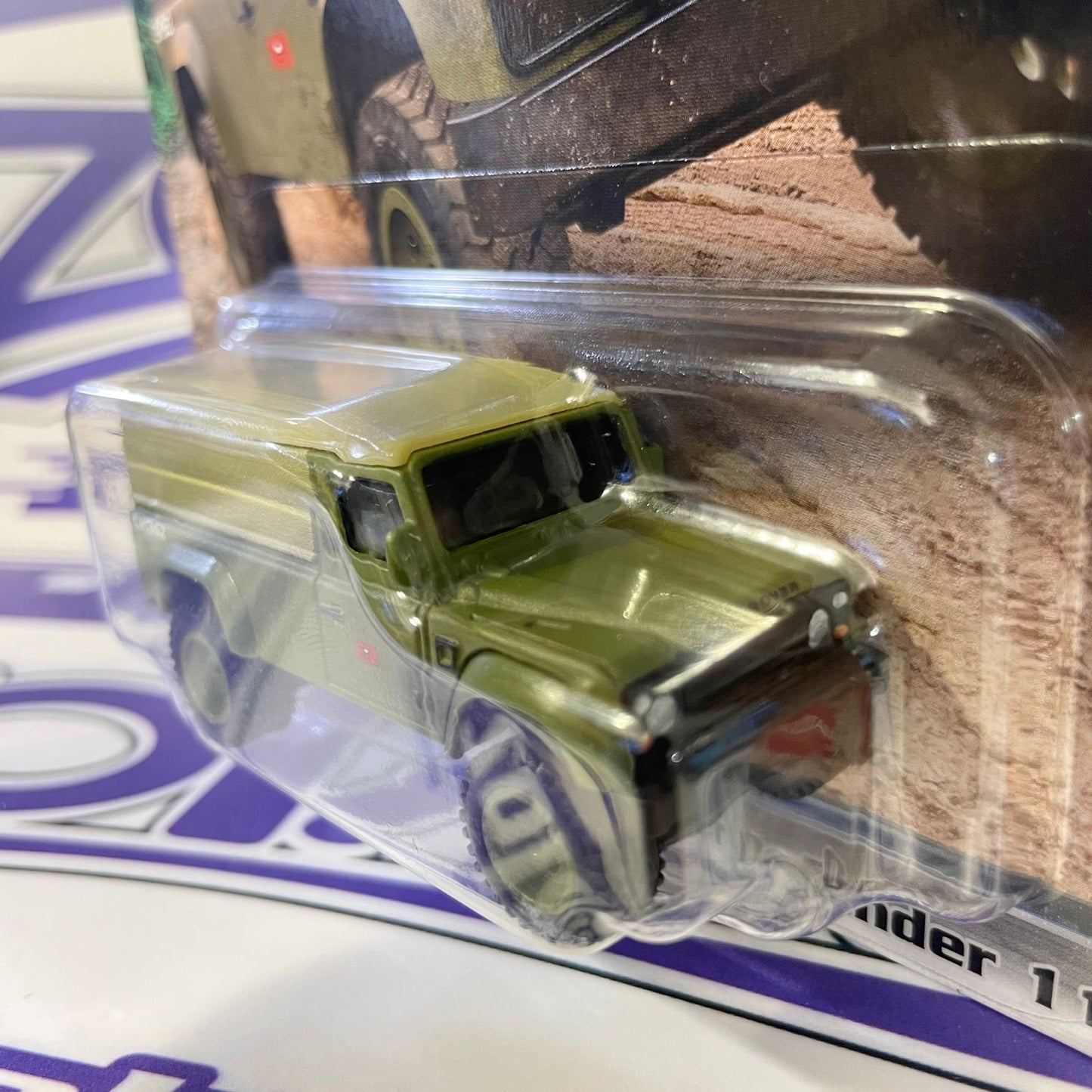 HKD26 LAND ROVER DEFENDER 110