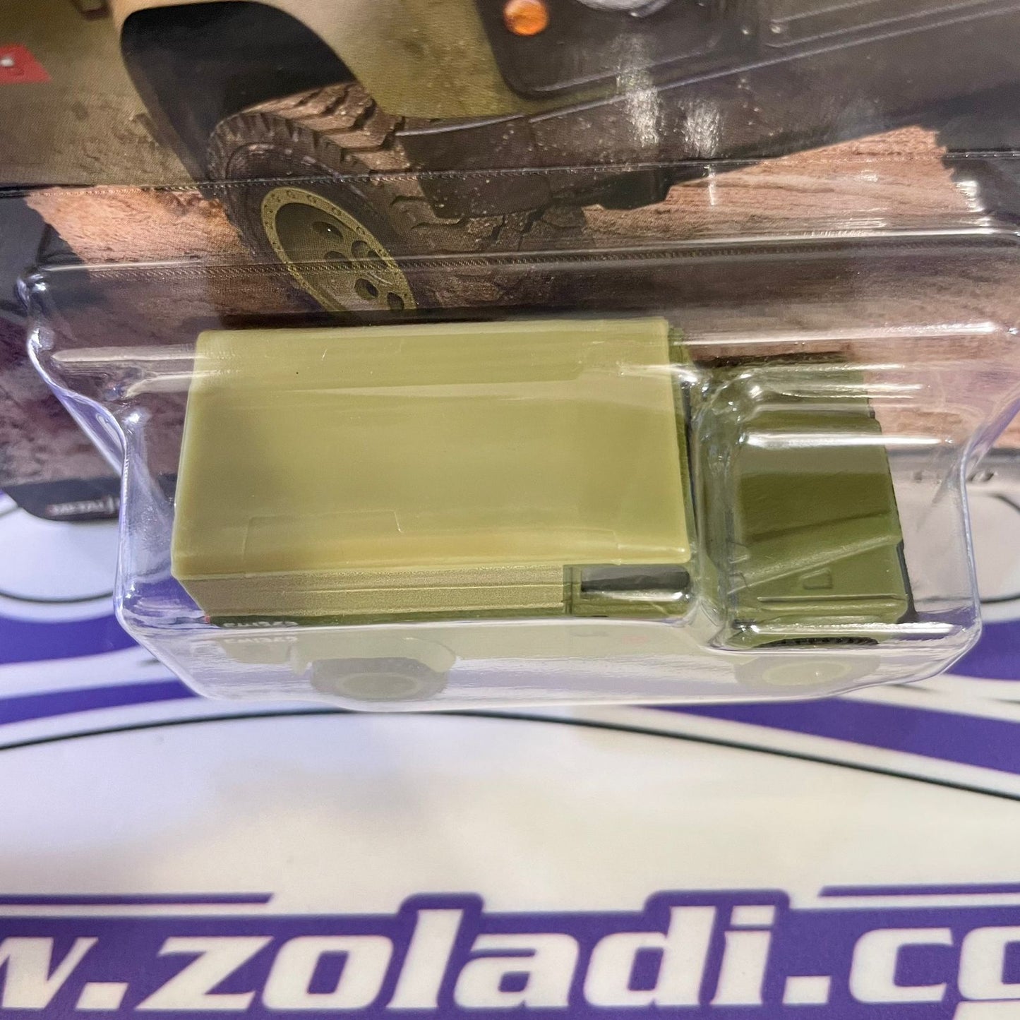 HKD26 LAND ROVER DEFENDER 110