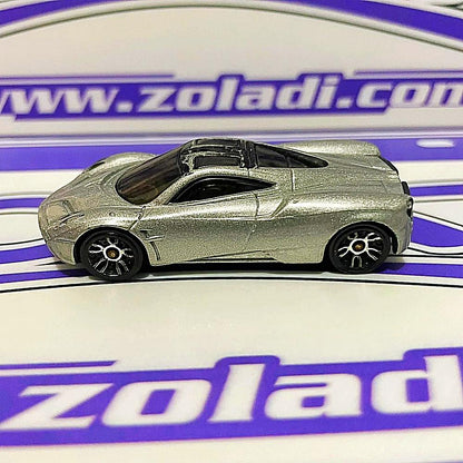 Su Pagani Huayra Gris