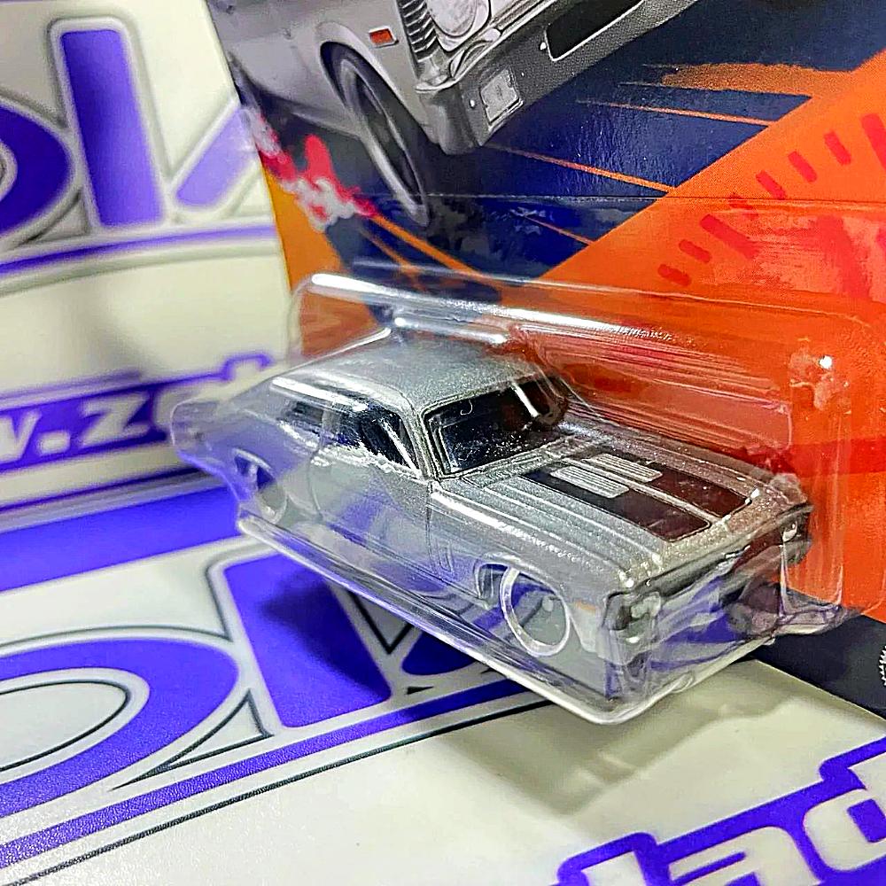 HRW42 CHEVROLET NOVA SS