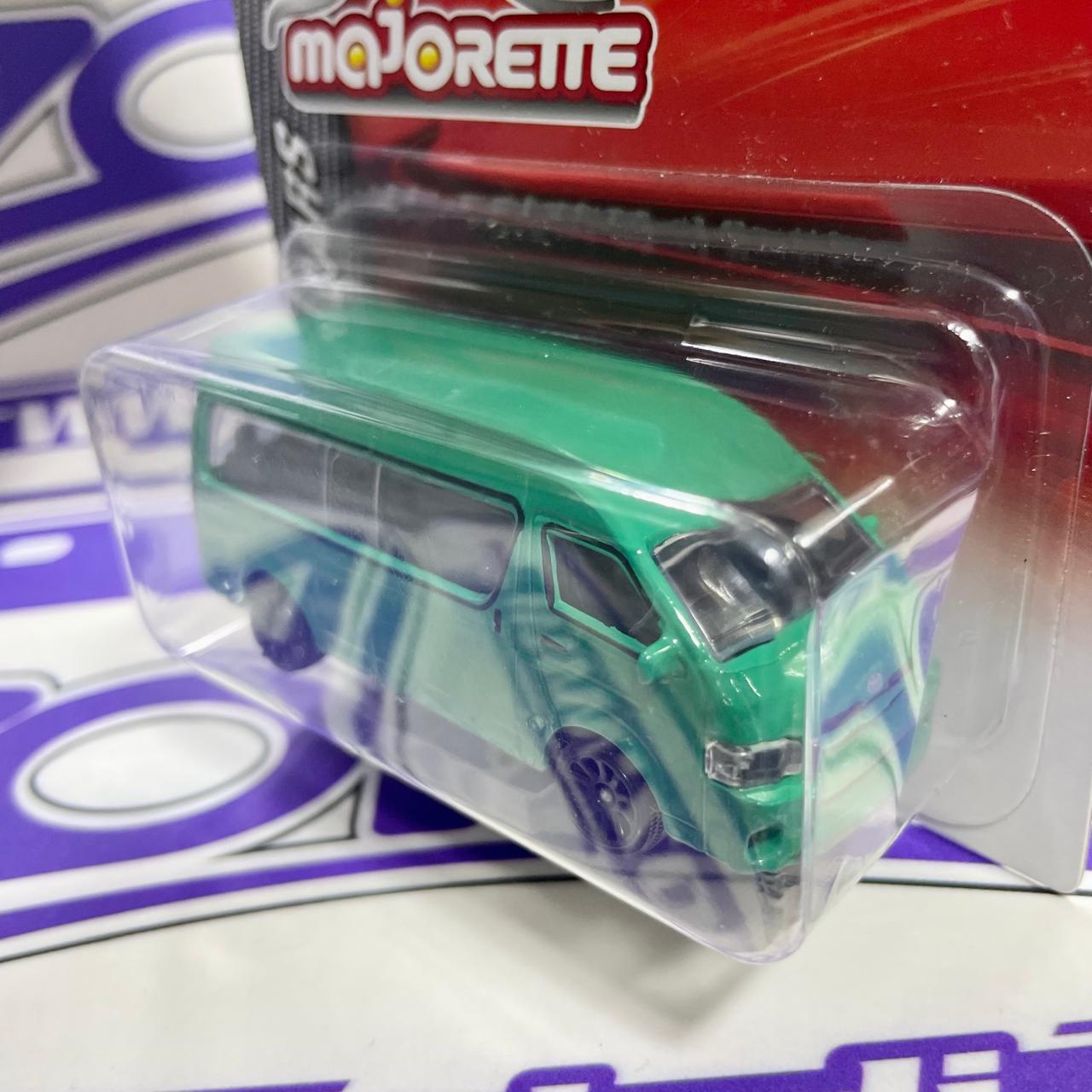 212053051 TOYOTA HIACE MAJORETTE