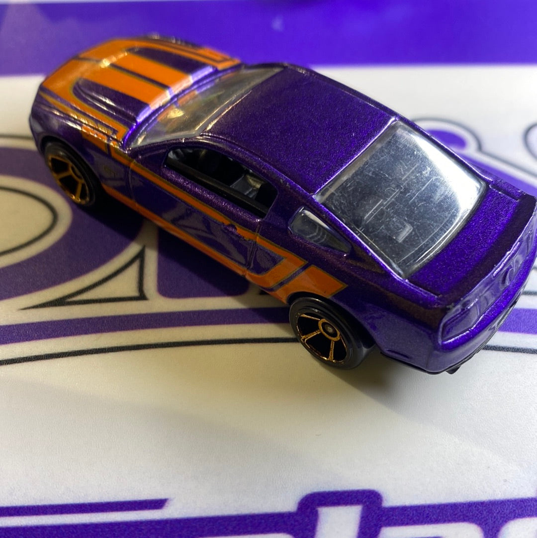 SU MUSTANG GT MORADO