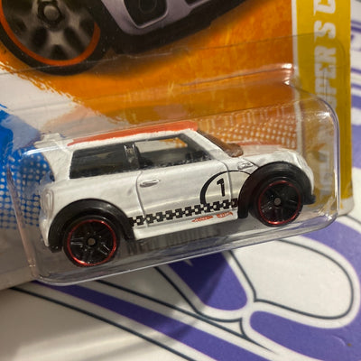 V5553 MINI COOPER