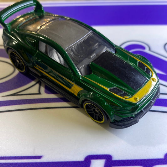 SU FORD MUSTANG VERDE