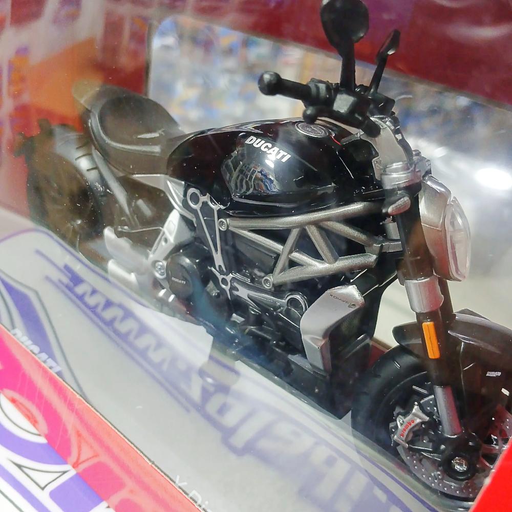 31608 DUCATI X DIAVEL S 1/12