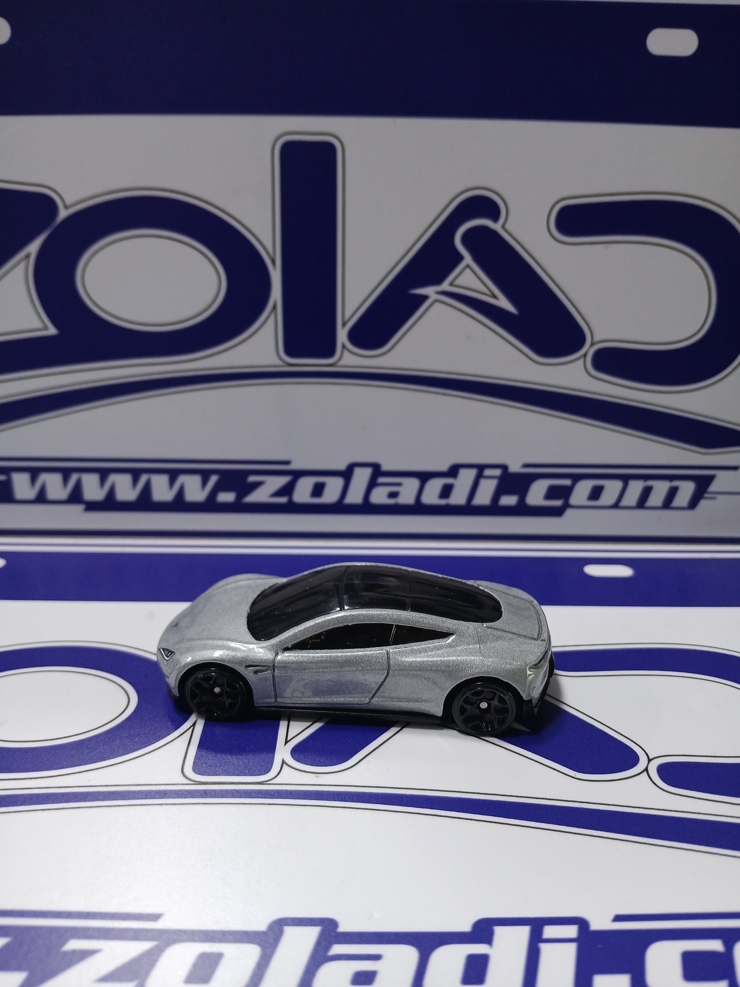 SU TESLA ROADSTER