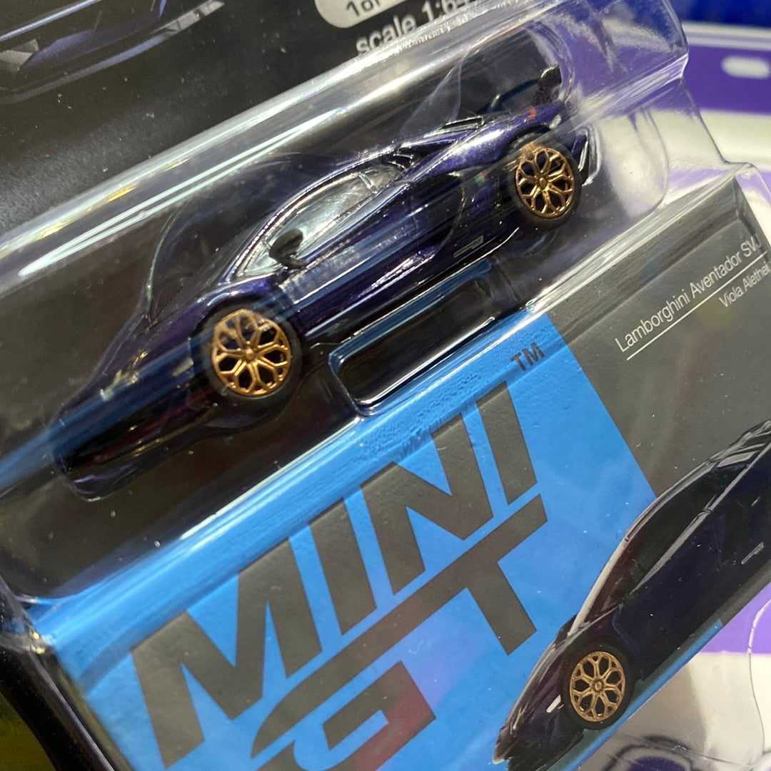 LAMBORGHINI AVENTADOR SVJ