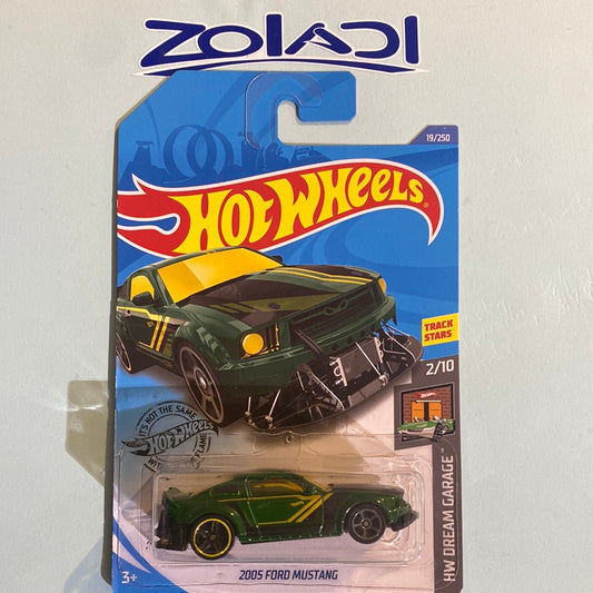 GHF29 2005 FORD MUSTANG