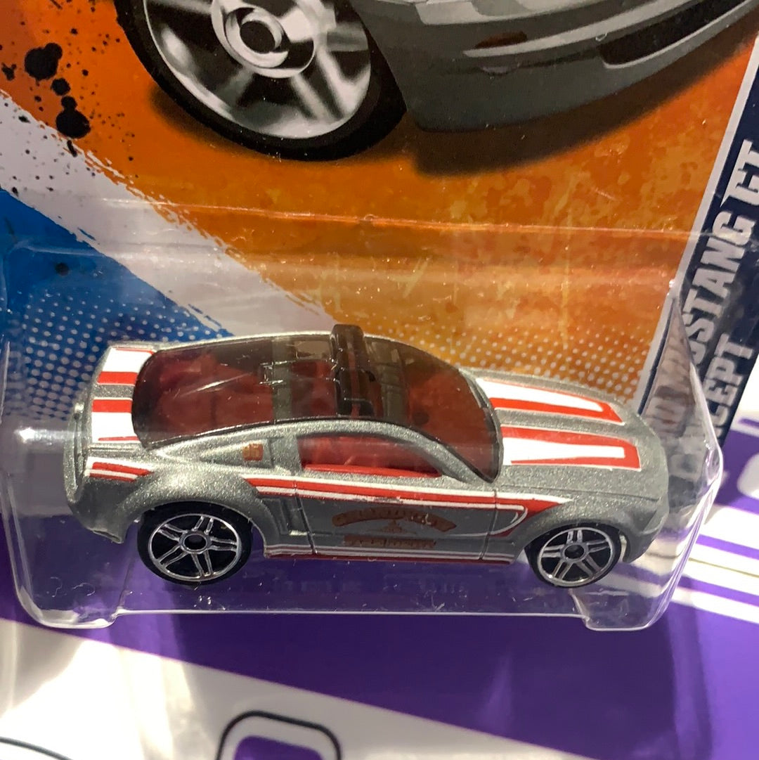 V5205 Ford Mustang GT