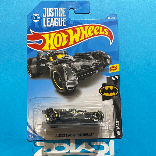 FYB92 JUSTICE LEAGUE BATMOBILE