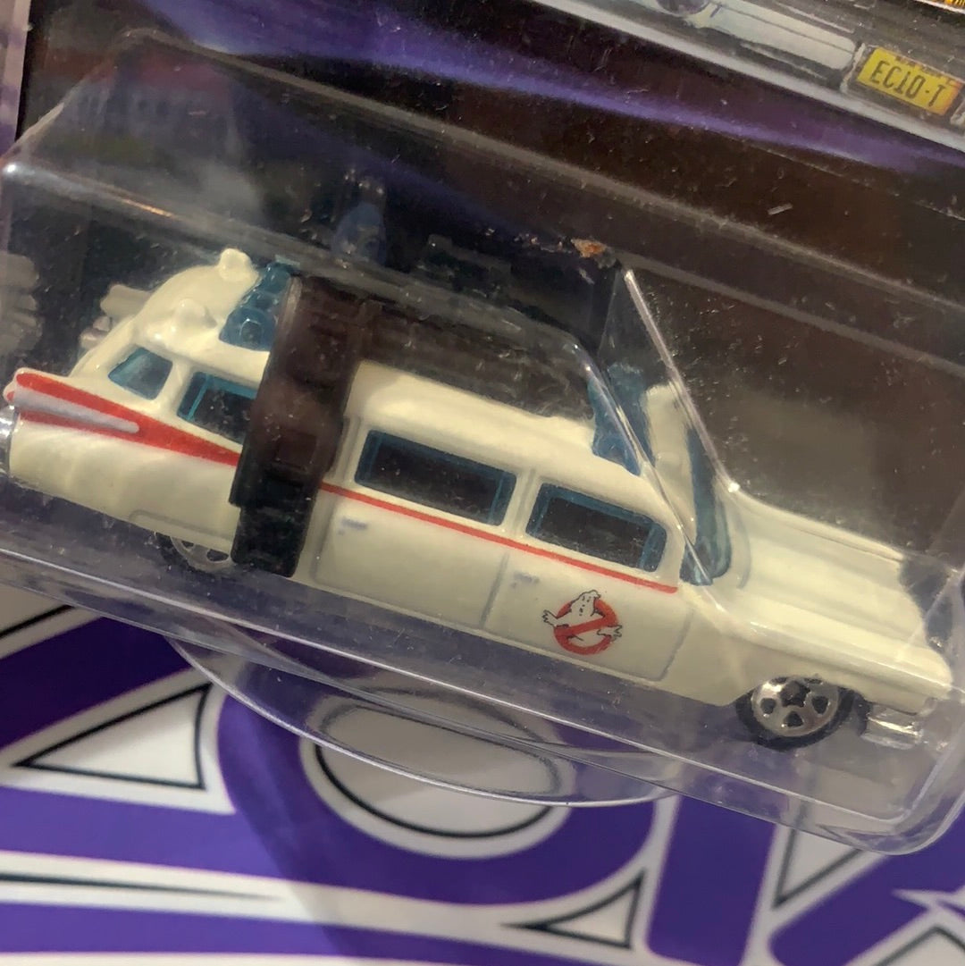 DWF01 Ghostbusters Ecto-1