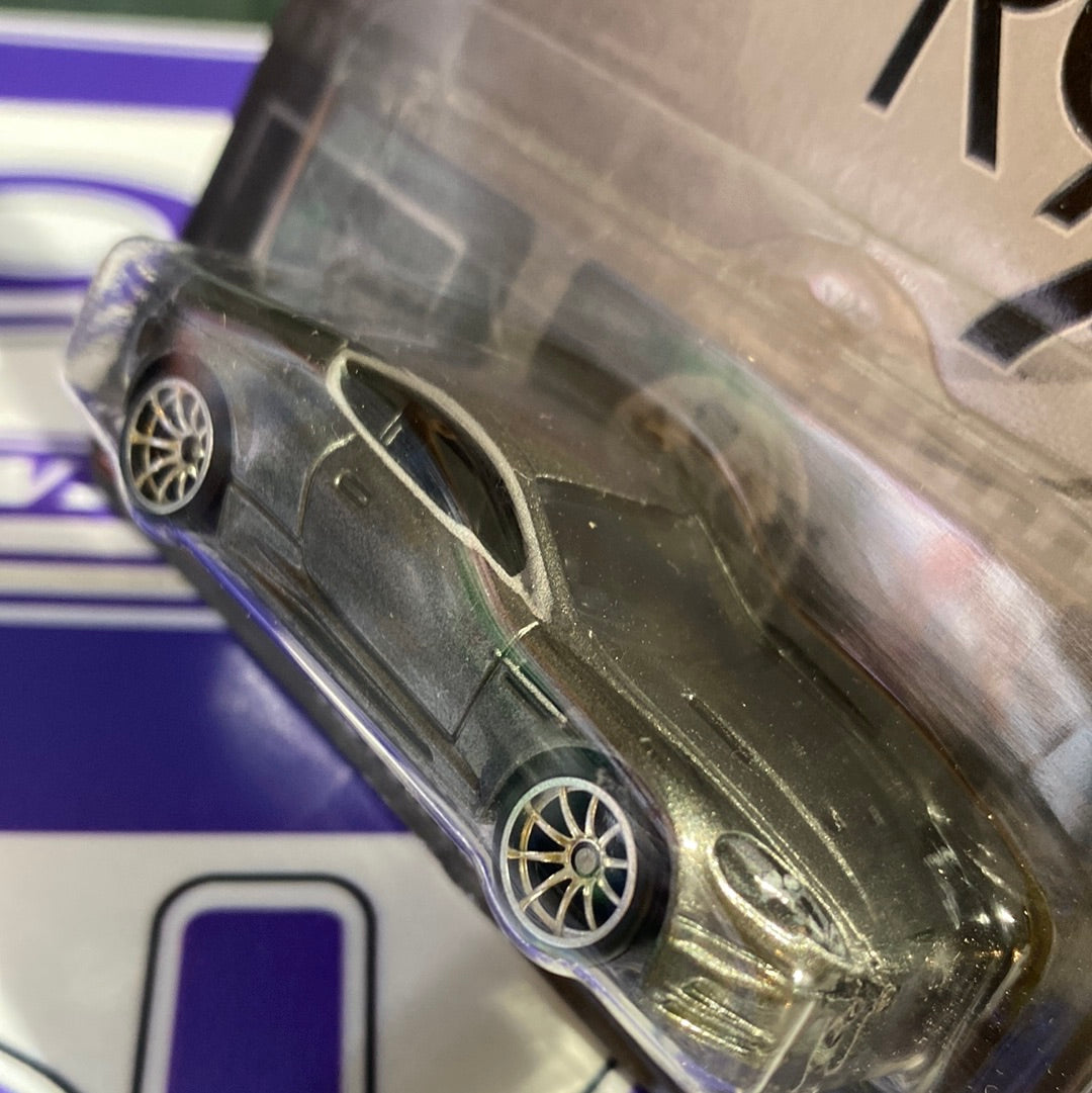HKC21 ASTON MARTIN DBS